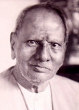 Hindu--Nisargadatta_Maharaj_bust_intense-loving_eyes_smaller_image.jpg