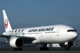JAPAN AIRLINES BOEING 777 200 FUK RF IMG_1399.jpg