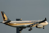 SINGAPORE AIRLINES AIRBUS A330 300 BKK RF IMG_2330.jpg