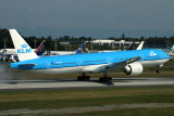 KLM BOEING 777 300ER PAE RF IMG_5866.jpg