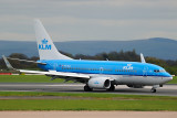 Boeing 737 arriving in Manchester, UK