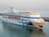 AIDA CARA (1996) leaving Civitavechia, Italy