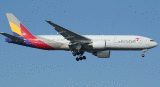 Asiana B-777-200 landing in JFK