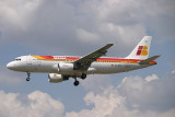 Iberia A-320 approaching LHR