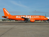 A320  G-EZUI