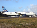 A-320   N648JB