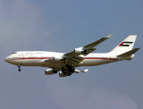 Boeing 747-400 A6-MMM