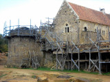 Tour de la chapelle en construction et logis seigneurial