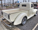 Ford 1940s PU White Cars HDR Pier 3-26-11 (4).jpg