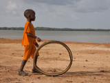 Gambia-Tendaba - Kid and its toy
