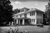 GRAND HOUSE IN MINEOLA