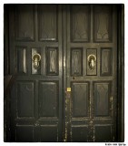 1004 Madrid 13 Door knockers.jpg