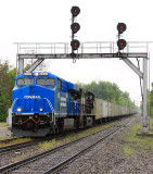 Northbound NS 264 comes under the signals at Junction with Gevo-Smurf on the point