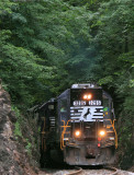 NS SD40-2 #3295 brings the passengers back to Knoxville 