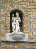 Staande Maria met Kind (koningin) - Julius Maurits Sabbestraat 15