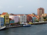 Very colourful buidings on the Punda side, lots of shops here