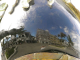 El Malecn statue reflection