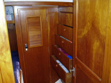 fwd cabin, strbd, drwrs
