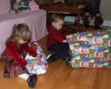 kids open presents 3.jpg