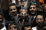 Gas-masked-guy-O.jpg