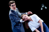 head-holding-hypnotist-O.jpg