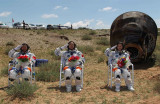 Saluting-space-explorers-O.jpg