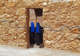 P4010974_2nuns_800.jpg