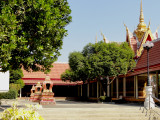 Temple in Bangkok.jpg