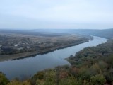 ...and across the river to Ukraine