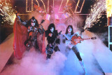 08 Kiss Unmasked Tour Book_Page_06.jpg