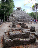 Le temple et la touriste rose