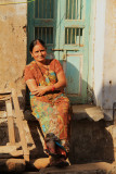 Patan woman 03.jpg