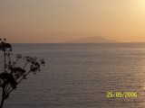 zapadajacy zmierzch z Capri w tle / Capri in the background