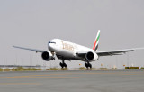 Emirates Boeing 777-300ER landing (A6-EBN)