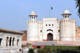 Alamgiri Gate facing Hazuri Bagh garden