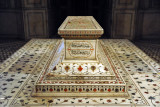 Sarcophagus of Jahangir