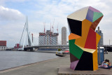 Marathonbeeld, sculpture by Henk Visch 2001 - Willemsplein, Rotterdam