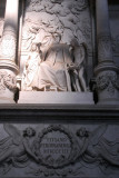 Behind the main sculpture group is a bas relief of the Assumption of the Virgin after Titians work on the main alter of i Frari