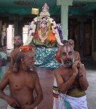 Swami performing mangalasasanam @Sri Thaayar Sannidhi.JPG