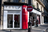 Tesla dealership at 41, Avenue Kleber