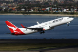 QANTAS BOEING 737 800 SYD RF IMG_8913.jpg