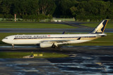 SINGAPORE AIRLINES AIRBUS A330 300 SIN RF IMG_2641.jpg