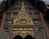 Wat Phan Tao, doorway detail of prayer hall (wihan)