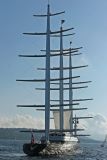 Arrivée du Maltese Falcon, le plus grand voilier du monde, d'une longueur de 88 m !