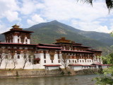 Punakha Dzong and the Mo Chhu