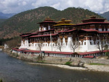 Punakha Dzong and the Mo Chhu
