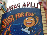 Luna Park Fun Sign