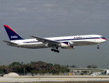 B767-300   N171DZ