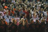 cheerleaders and crowd