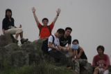 Joyce, Eric, Gary, Mike, Winnie and Eric on Lion Rock